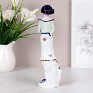 Статуэтка "Дама с розами" MCX0824