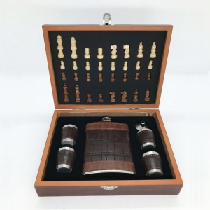 Шахматы - набор с фляжкой NEW3