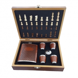 Шахматы - набор с фляжкой