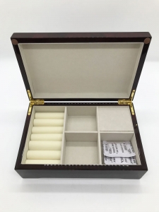 Шкатулка для драгоценностей музыкальная D-2976A 