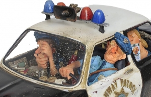 Фигурка Guillermo Forchino "Дорожный патруль" FO85073