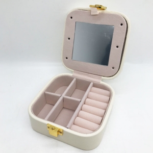 Шкатулка для хранения украшений 701-Молочный