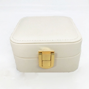 Шкатулка для хранения украшений 701-Молочный