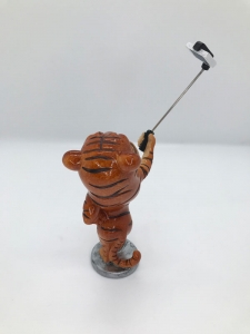 Тигр сэлфится рыжий 11061A