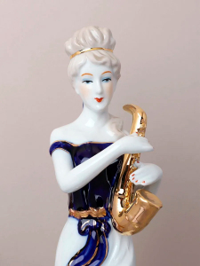 Статуэтка "Дама с саксофоном" MC0824