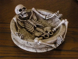 Статуэтка- пепельница "Cкелет" WU67832