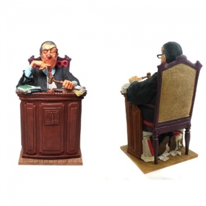Фигурка Guillermo Forchino "Судья" FO85529